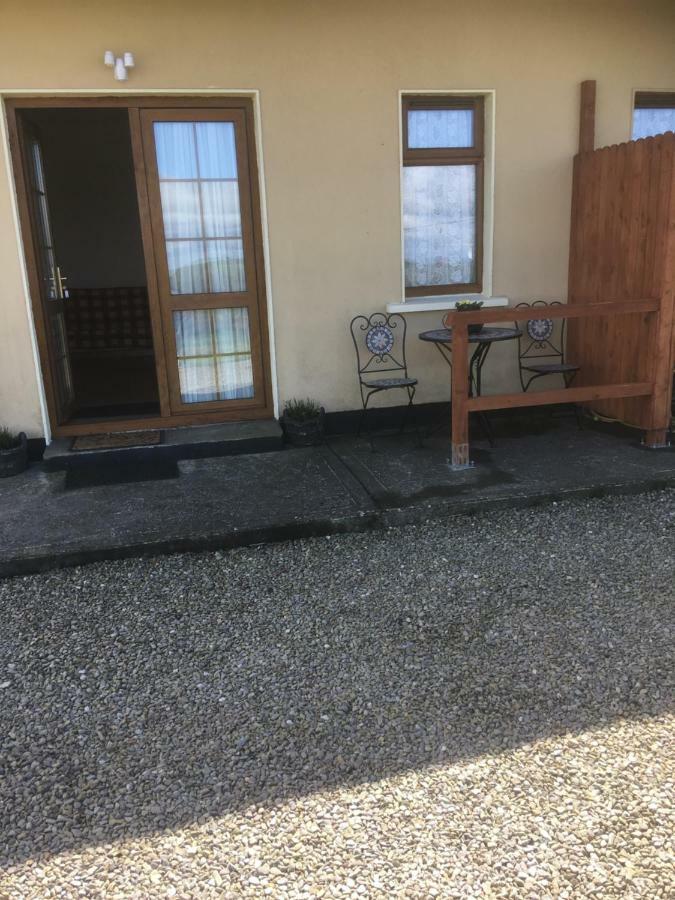 Baurleigh Studio Apartment P72F340 Lissaphooca Cross Roads Exterior photo